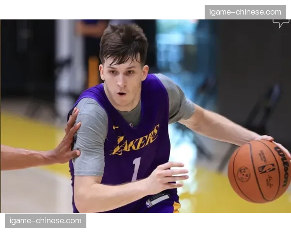 鹈鹕与双向球员麦克格温斯签下三年新合同，正式转正