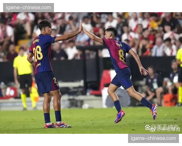 巴萨2-0埃尔切，加维与佩德里各入一球