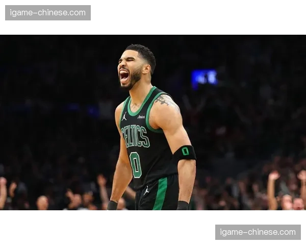 即时战报：塔图姆膝盖不适返回更衣室，本场比赛不会回归，凯尔特人半场落后奇才